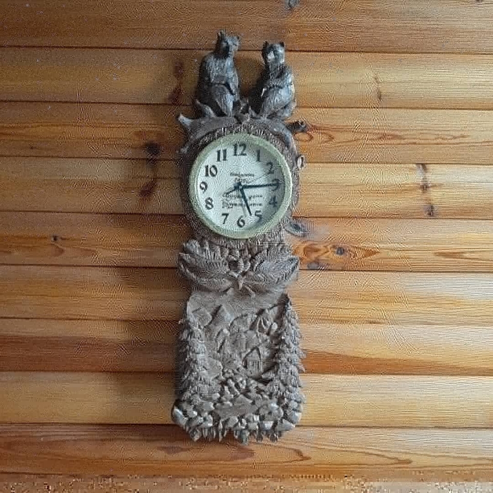 Часы Медвежья любовь. Резьба по дереву. Древесина липы. 900х320х45 мм